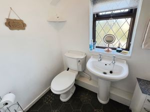 Guest wc- click for photo gallery